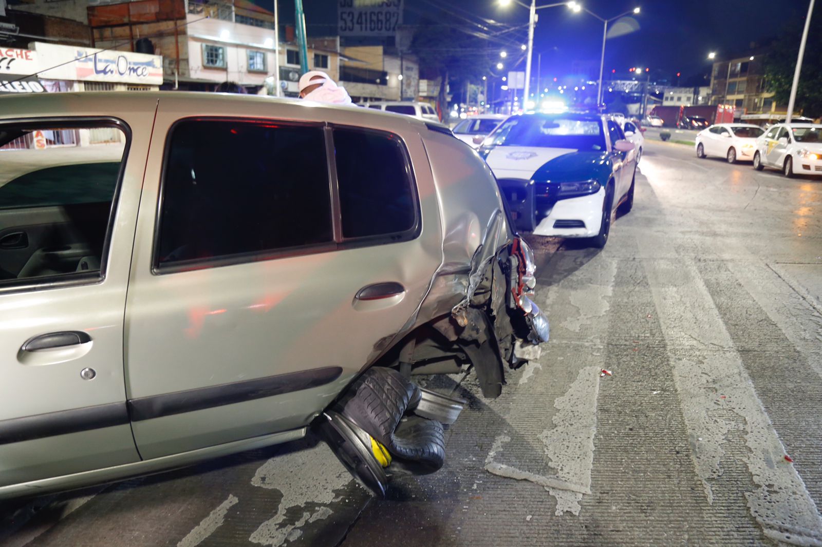 Conductor se queda dormido en la GAM y provoca choque múltiple; accidente deja un lesionado