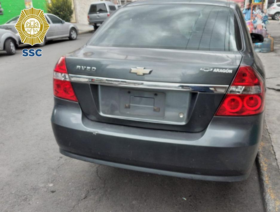 Detienen en Neza a tres personas con pruebas de covid-19 presuntamente robadas