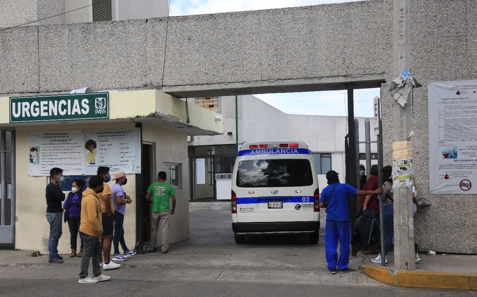 Familiares de pacientes en Hospital La Margarita son retirados del área de urgencias