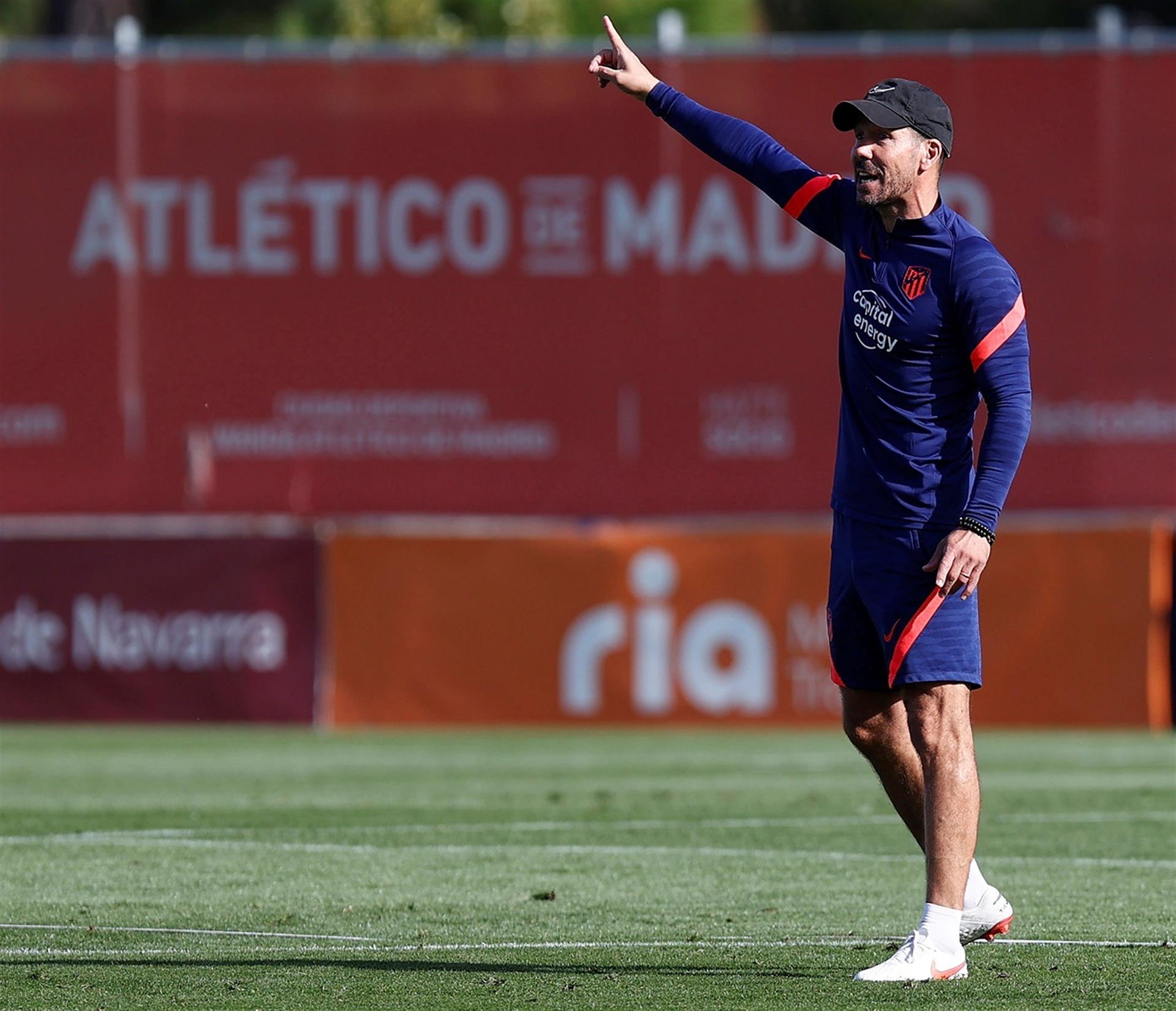 Diego Simeone consultó a Luis Suárez si Messi quería ir al Atlético de Madrid