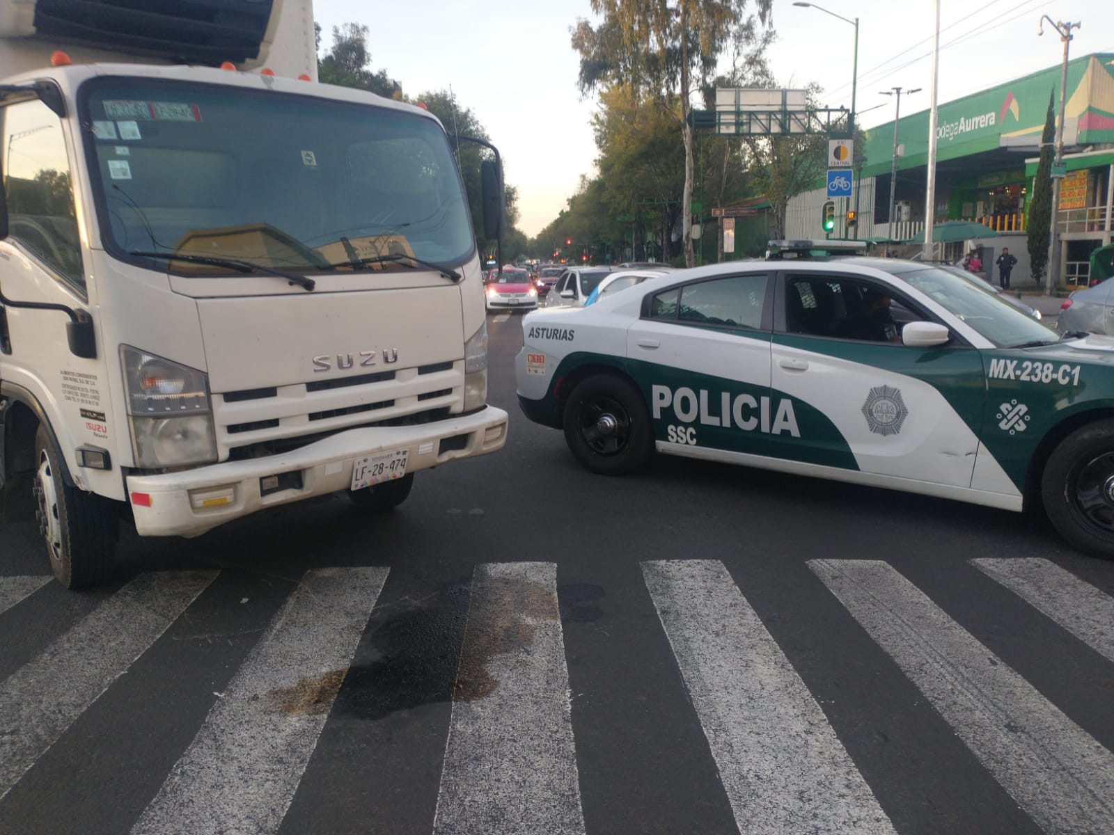 Motociclista es embestido por camión de carga en alcaldía Cuauhtémoc