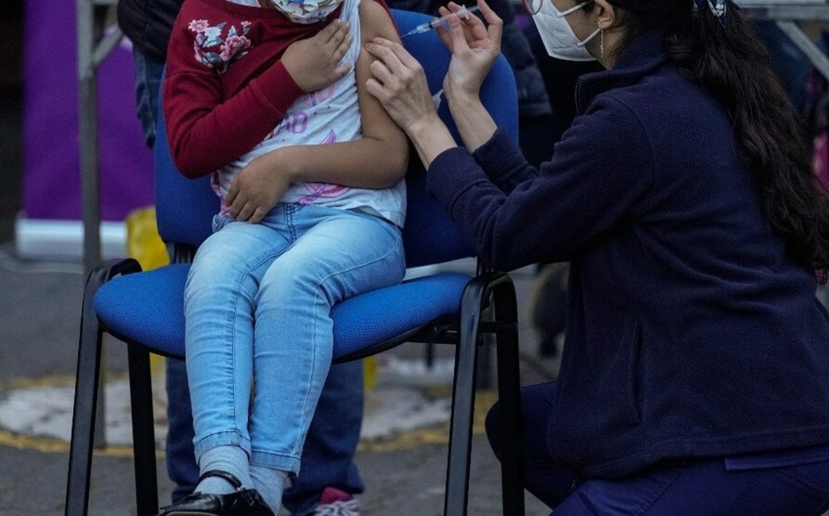 En CdMx, 757 menores de edad han sido vacunados contra covid-19 con amparo