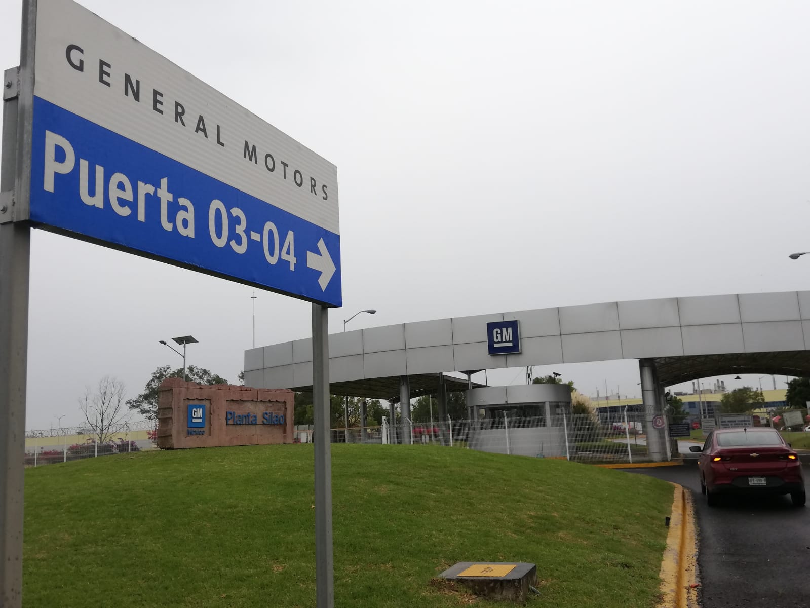 Por paro técnico en GM, trabajadores recibirán el 55% de su salario