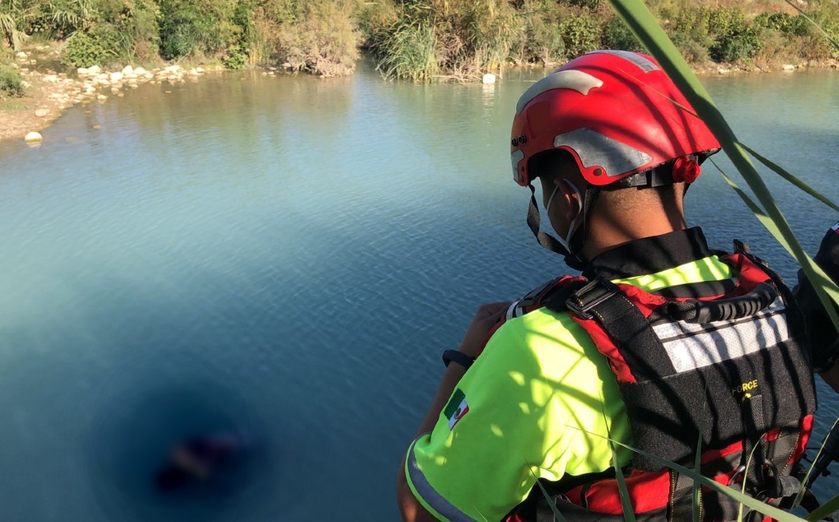 Encuentran cuerpo de un hombre en el río Pesquería