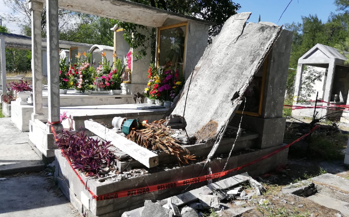 ¡Ni a los muertos respetan! Vandalizan casi 50 tumbas y roban cristos en panteón Jardín Español