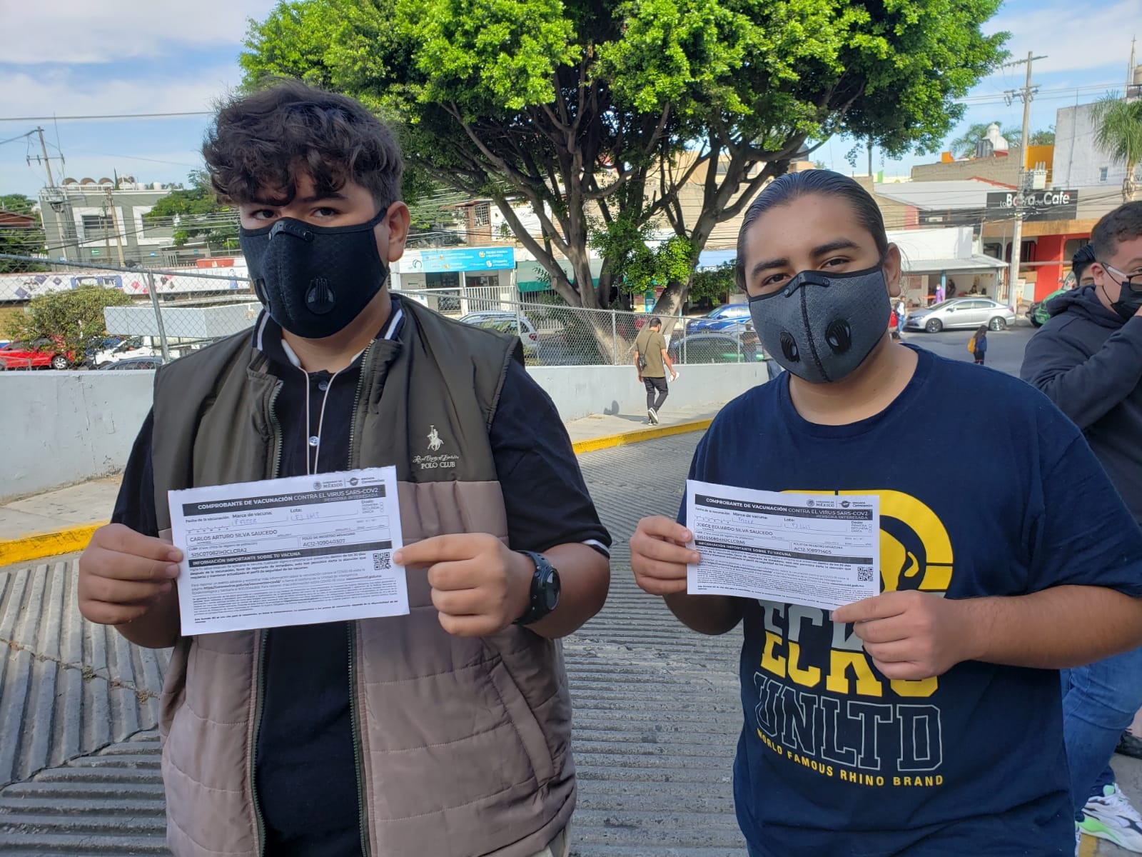 Menores de edad con vulnerabilidad son vacunados contra el covid en Jalisco