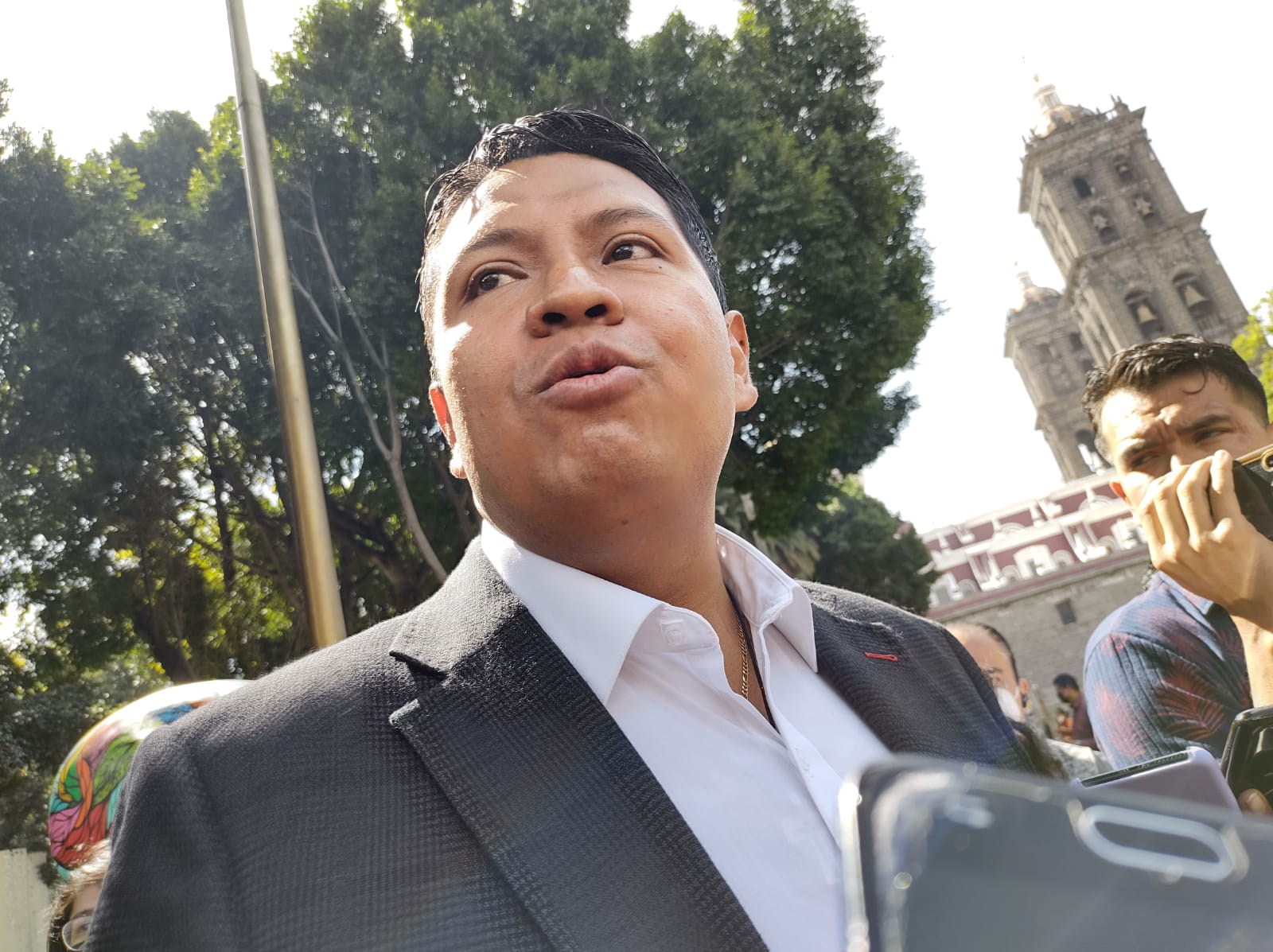 "Tengo las manos limpias"; Leobardo Juárez niega déficit financiero en el Ayuntamiento