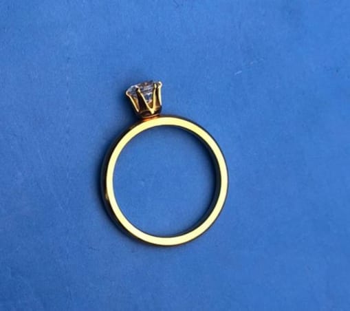 Empleada de una joyería es estafada por dos hombres y una mujer en el Centro de Monterrey
 