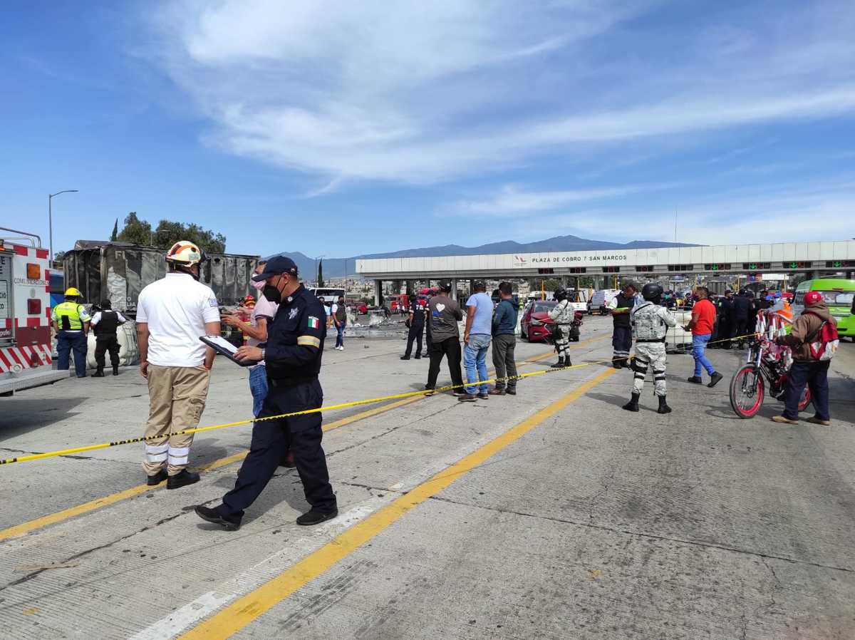 Dirección hacia la CdMx de la autopista México-Puebla cerrada por accidente
