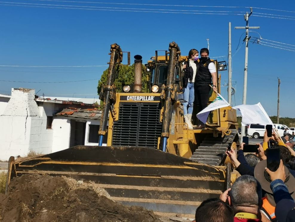 Da Samuel García banderazo a obras de la Carretera La Gloria-Colombia