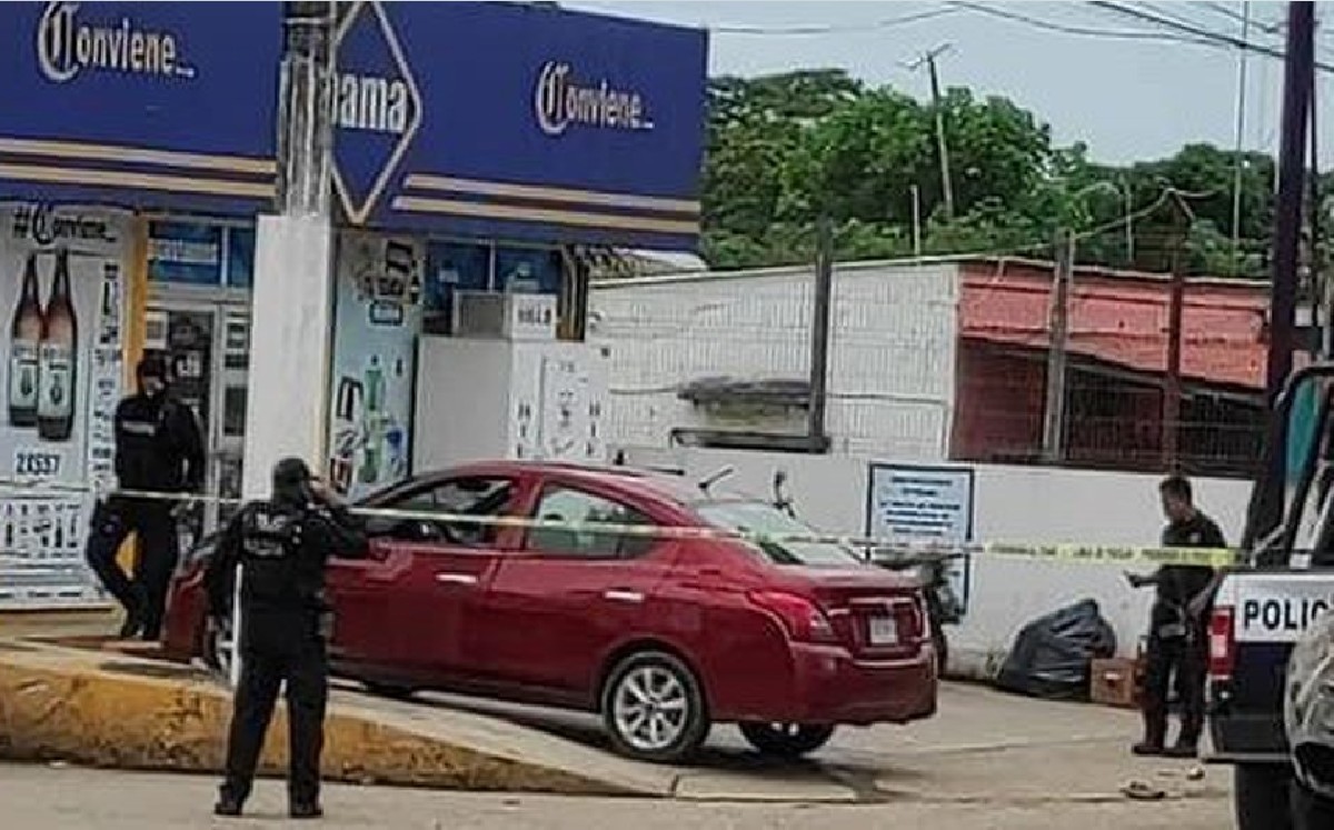 Asesinan a hombre frente a tienda de conveniencia en Veracruz