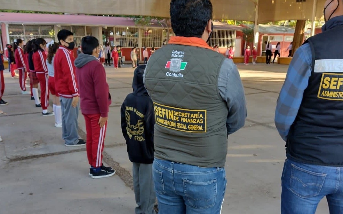 Escuela no puede regresar a clases por robo del cableado eléctrico