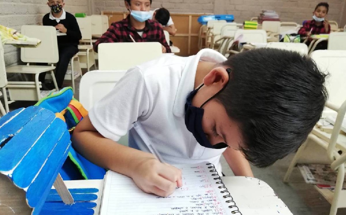 En escuelas se realizan hasta 50 pruebas PCR diarias: Secretaría de Salud de NL