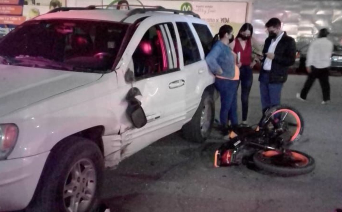 Samuel sufrió fracturas tras ser impactado por una camioneta