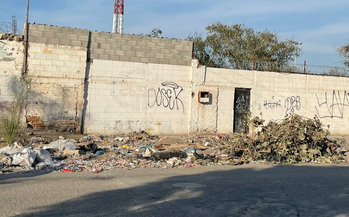 Denuncian terrenos convertidos en grandes basureros en colonia Nuevo Torreón