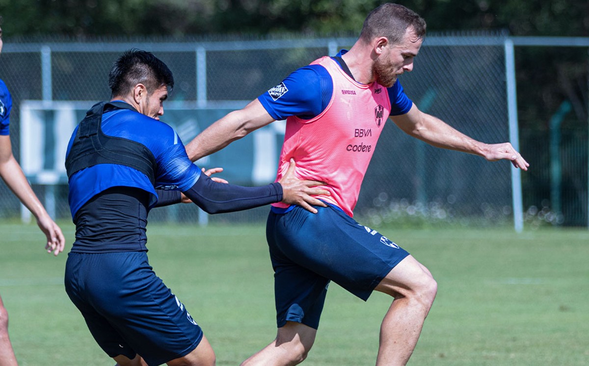 Vincent Janssen en el entrenamiento de Rayados de hoy jueves / @Rayados
