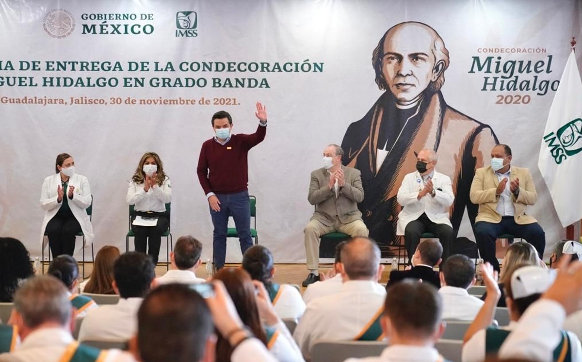 Condecoración Miguel Hidalgo / Diana Barajas