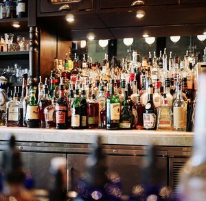 Botellas de alcohol / Pixabay Botellas de alcohol / Pixabay