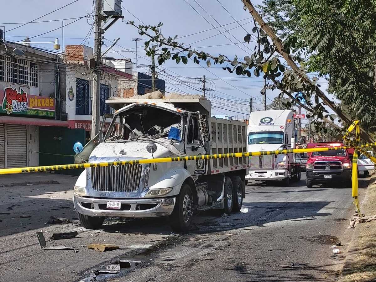 Explosión de pirotecnia deja transportistas graves / Rosario Álvarez