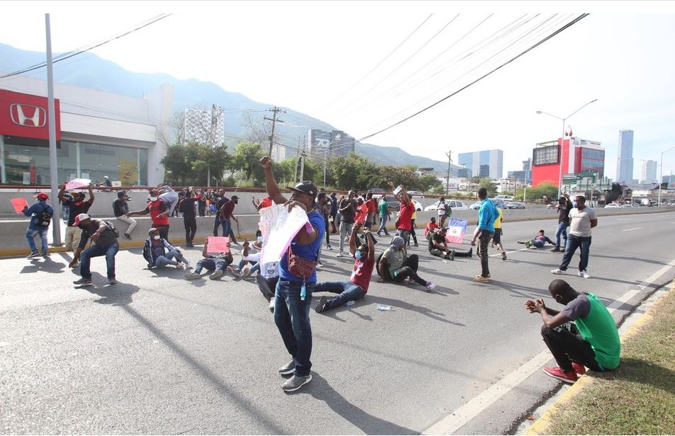 Manifestación de migrantes haitianos en Monterrey. / Rául Palacios