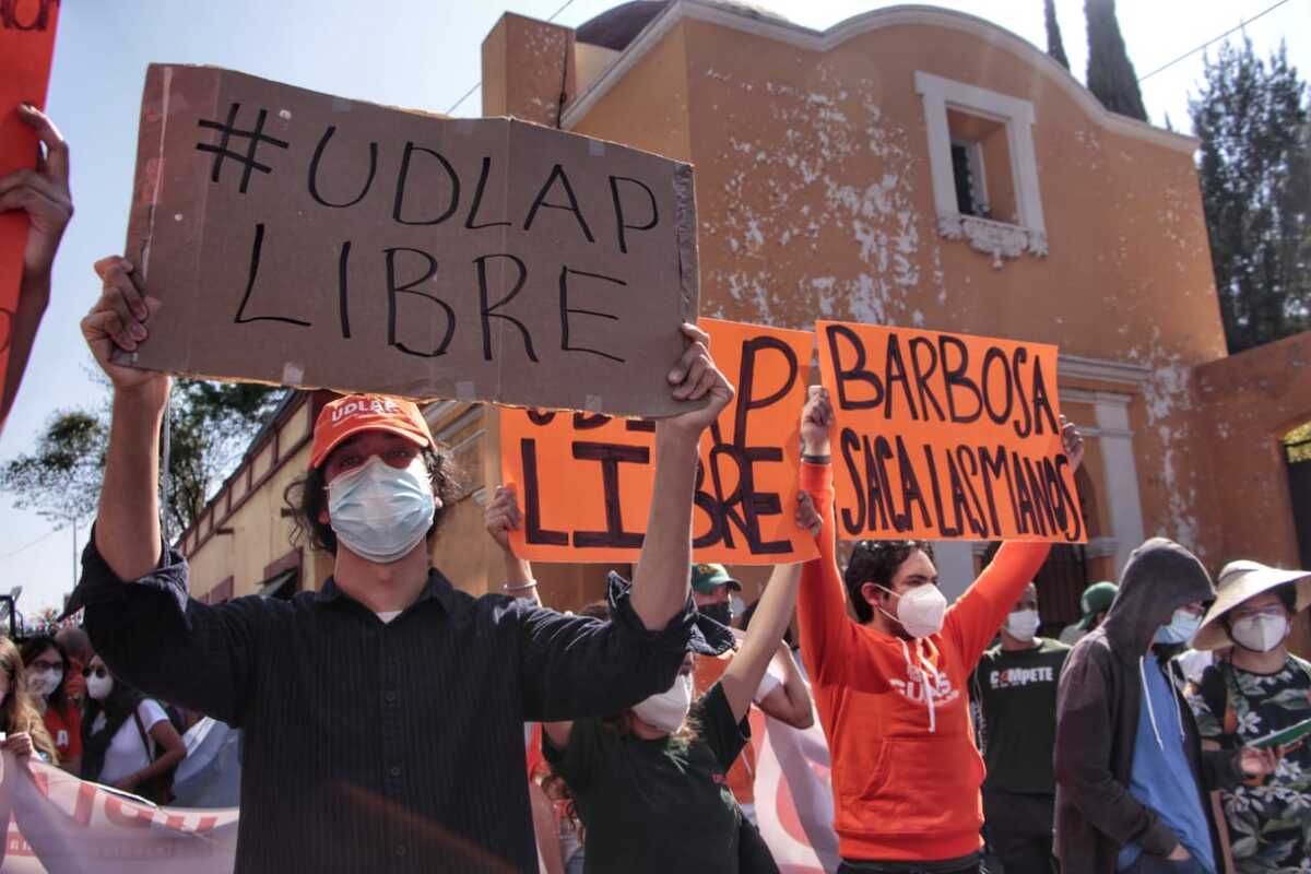 Alumnos de la Udlap exigen la liberación del campus / Melanie Torres