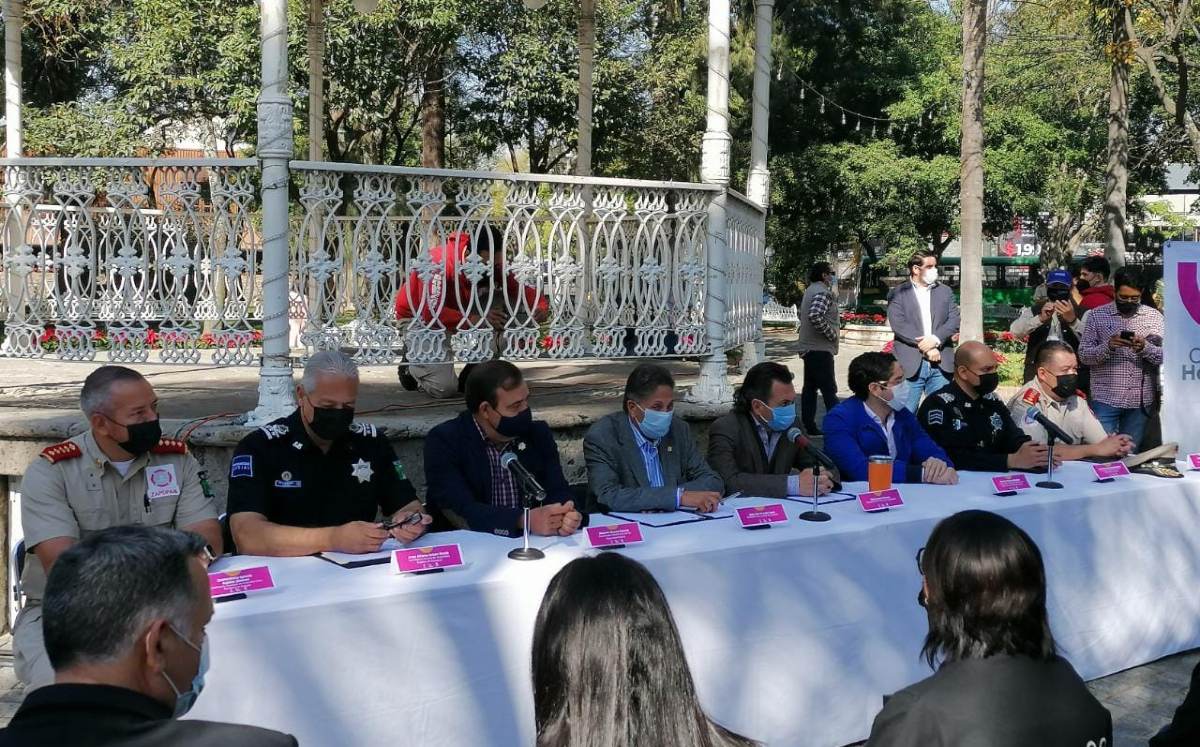 Pablo Lemus Navarro y Juan José Frangie / Rosario Álvarez