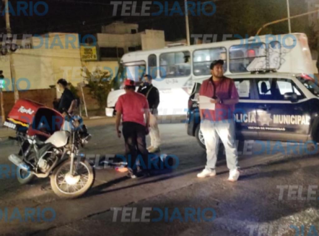Atropellan a repartidor de pizzas en Calzada Zavaleta / Jesús Zavala