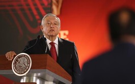 El mandatario invitó a sus opositores que no arriesguen sus inversiones porque el gobierno federal no va a permitir tenerlos sin permiso.