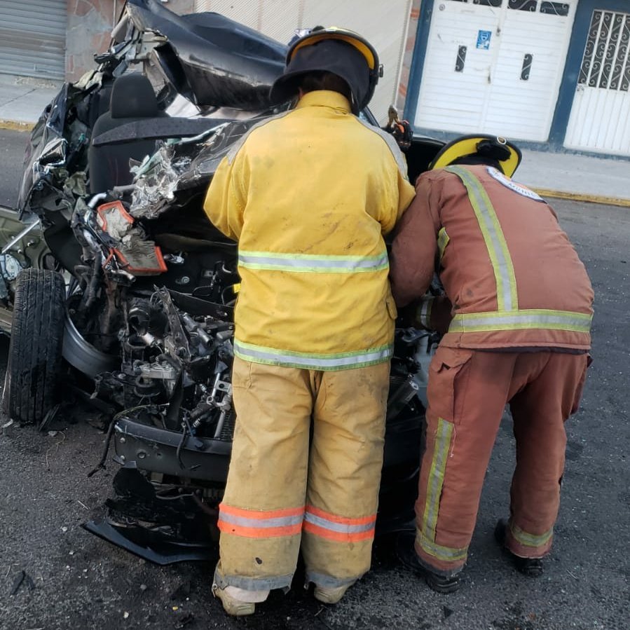 Accidente vial en calle 18 Sur y Circunvalación / Protección Civil Municipal