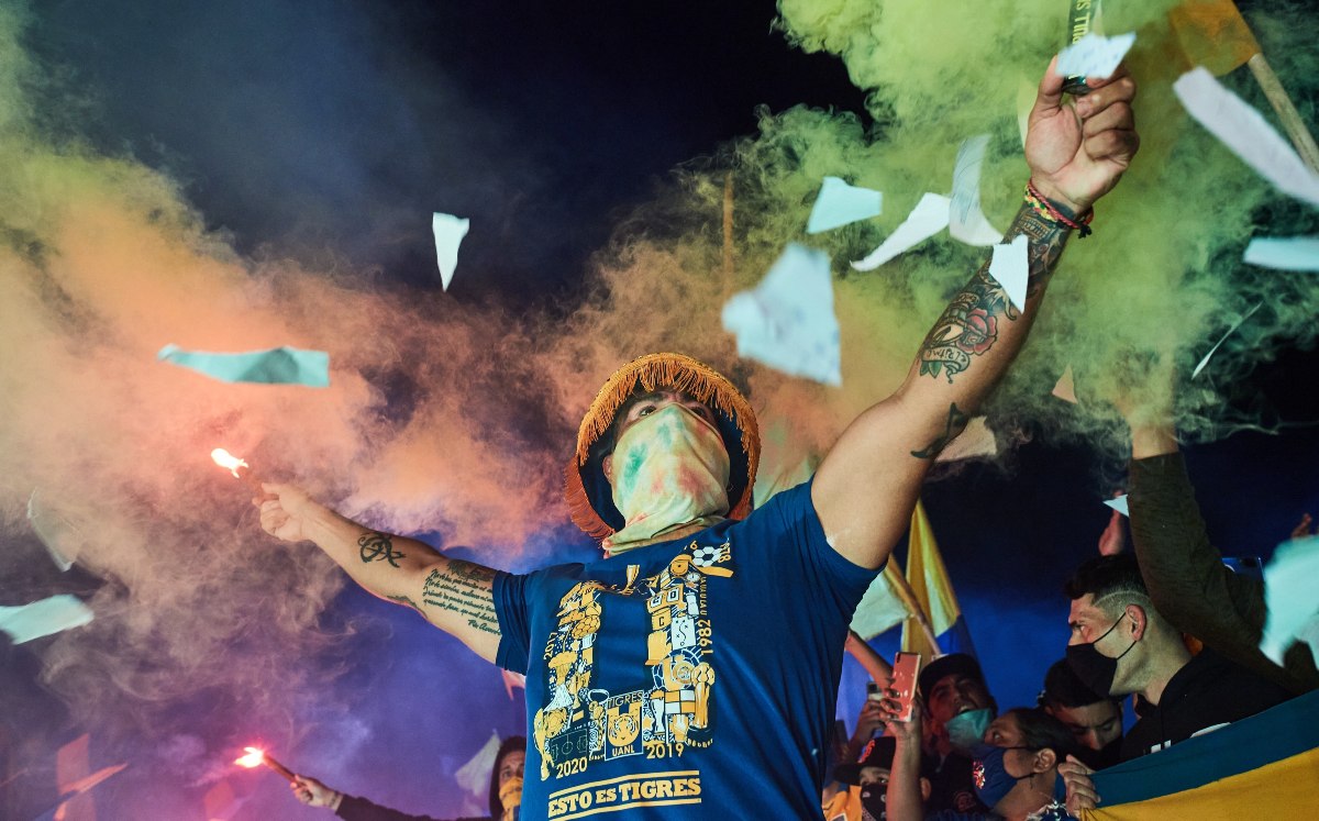 Aficionado de Tigres en el recibimiento ante León / Mexsport