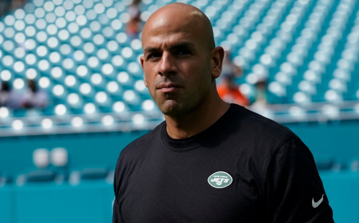 Robert Saleh, head coach de los New York Jets, dio positivo a Covid-19