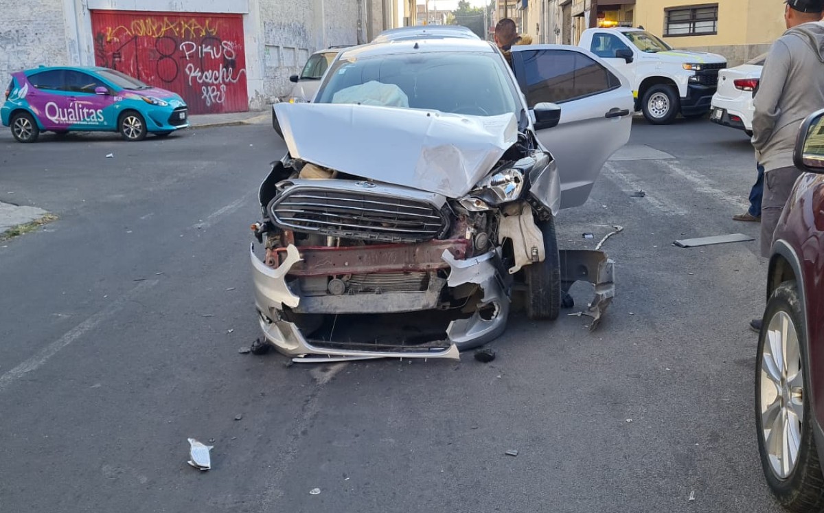 Vehículo destrozado durante el accidente/ Juan Carlos Munguía
