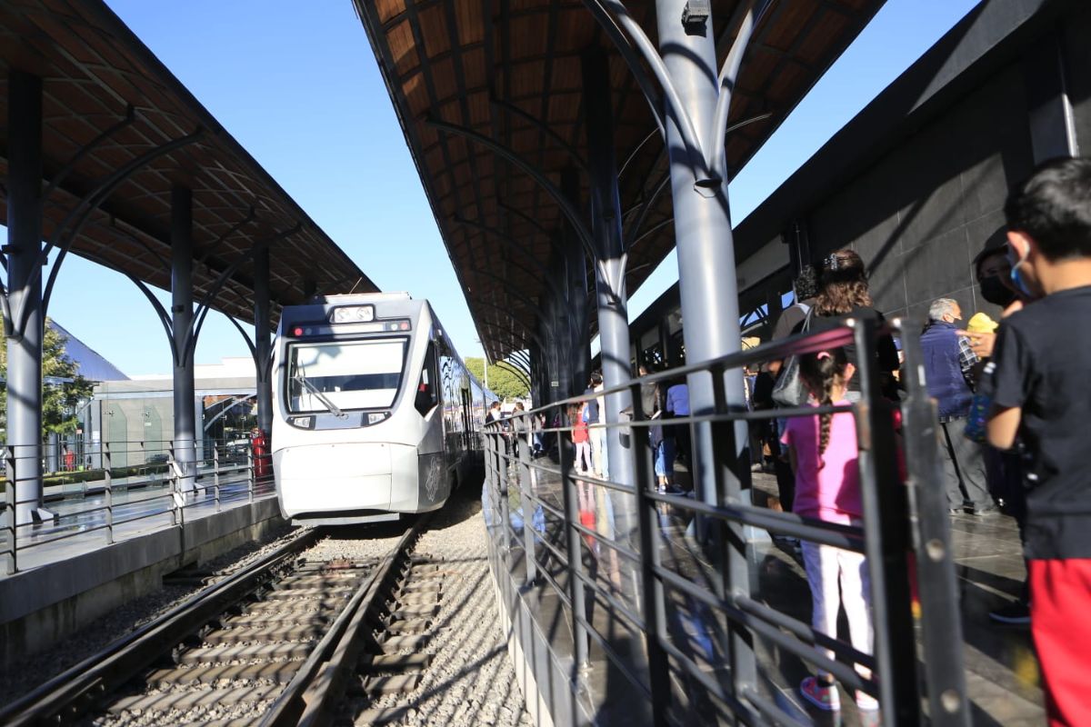Tren Turístico Puebla-Cholula / Andrés Lobato