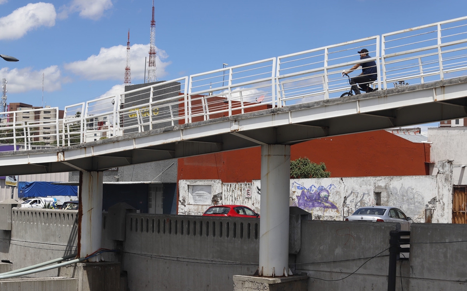 Ciclopista elevada en bulevar Hermanos Serdán / Agencia Enfoque