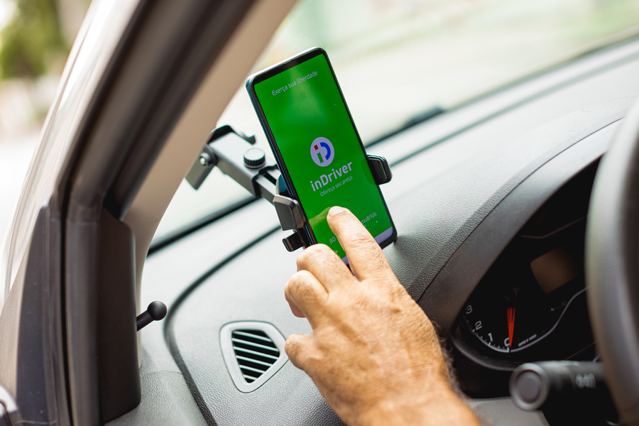 InDriver es una compañía de transporte que propociona ofertas en tiempo real | Especial