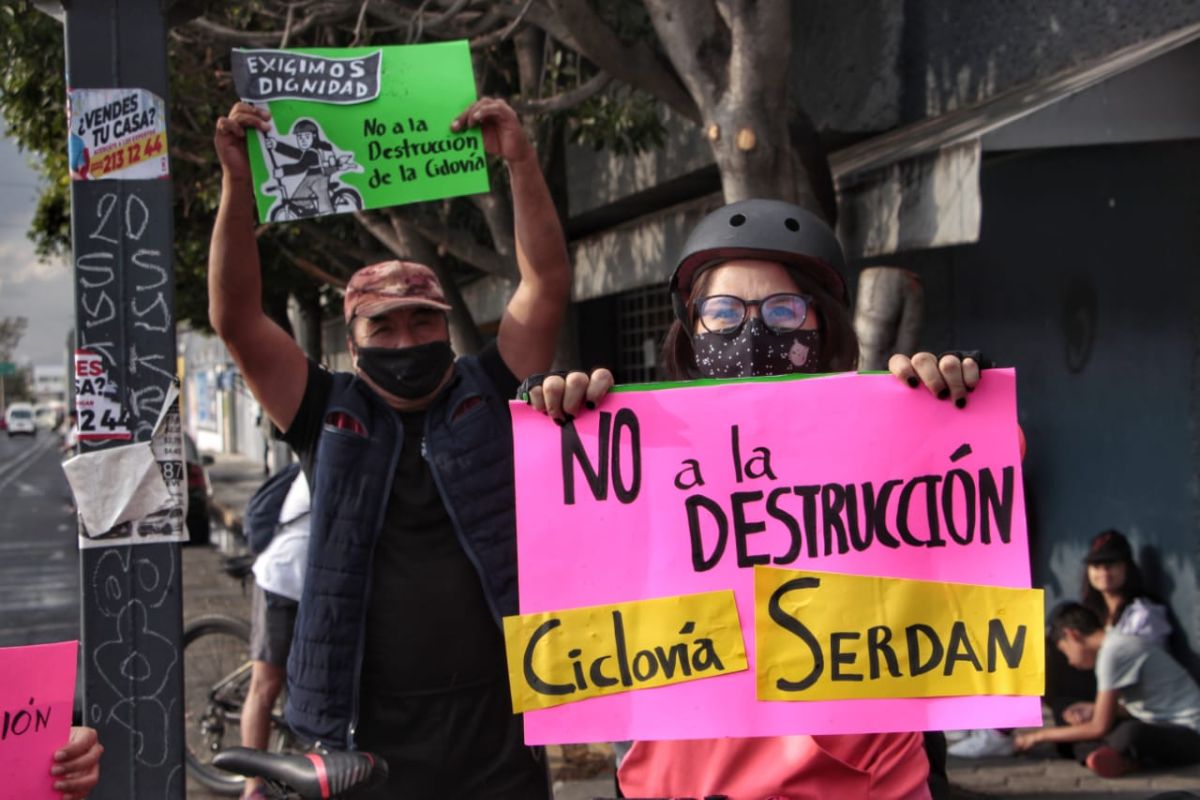 Ciclistas en Puebla se manifiestan para evitar el retiro de la ciclopista del bulevar Hermanos Serdán / Melanie Torres