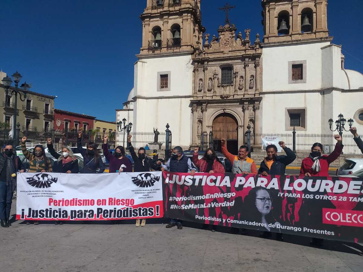 ¡Justicia para periodistas! realizan manifestación por asesinato de Lourdes, periodista lagunera