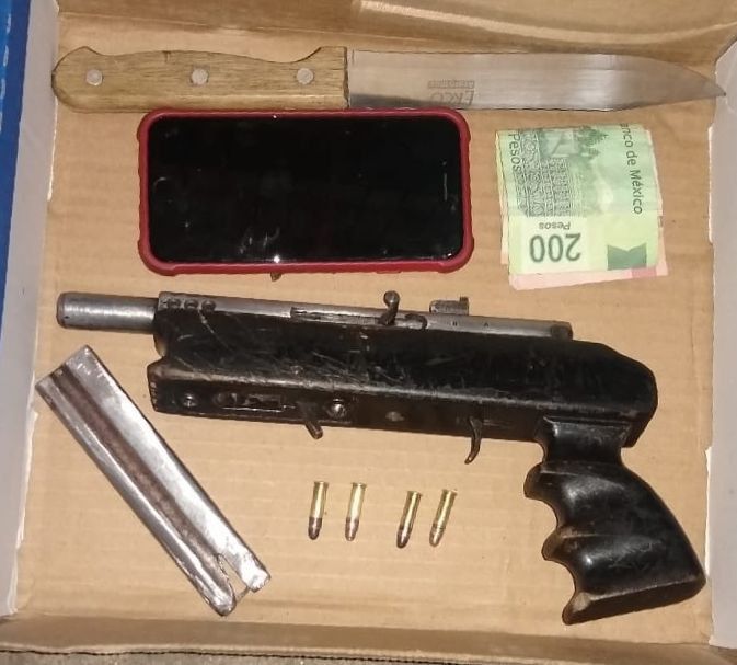 Detienen a cuatro hombres por robo con violencia de vehículo  en León