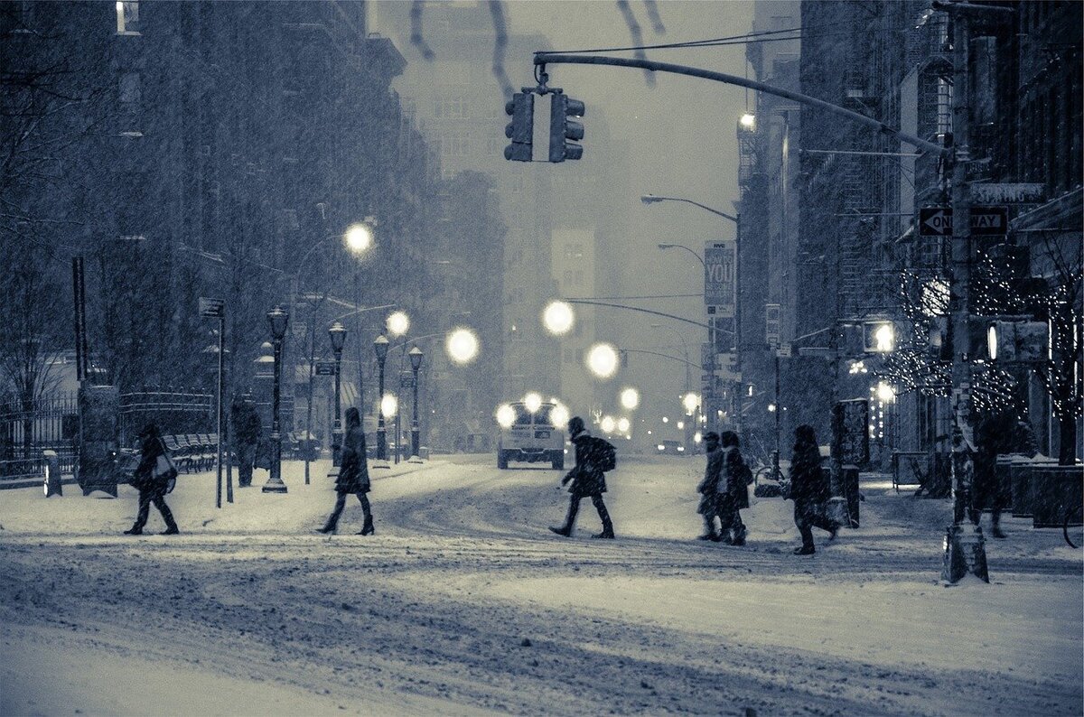 Ciudad en medio de una nevada / Pixabay