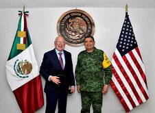 El secretario de la Defensa Nacional señaló en redes que dialogaron sobre la relación bilateral militar entre ambas naciones.