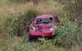 Auto que cayó al río Santa Catarina.