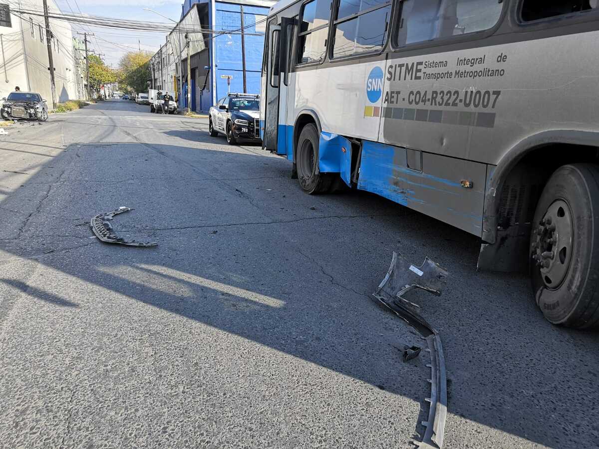 El conductor del Audi tampoco resultó herido, por lo que el accidente únicamente dejo daños materiales. El conductor del Audi tampoco resultó herido, por lo que el accidente únicamente dejo daños materiales.