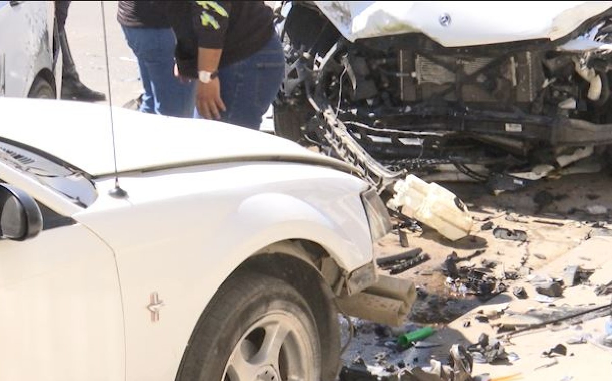 Taxista protagoniza aparatoso accidente vial en Durango