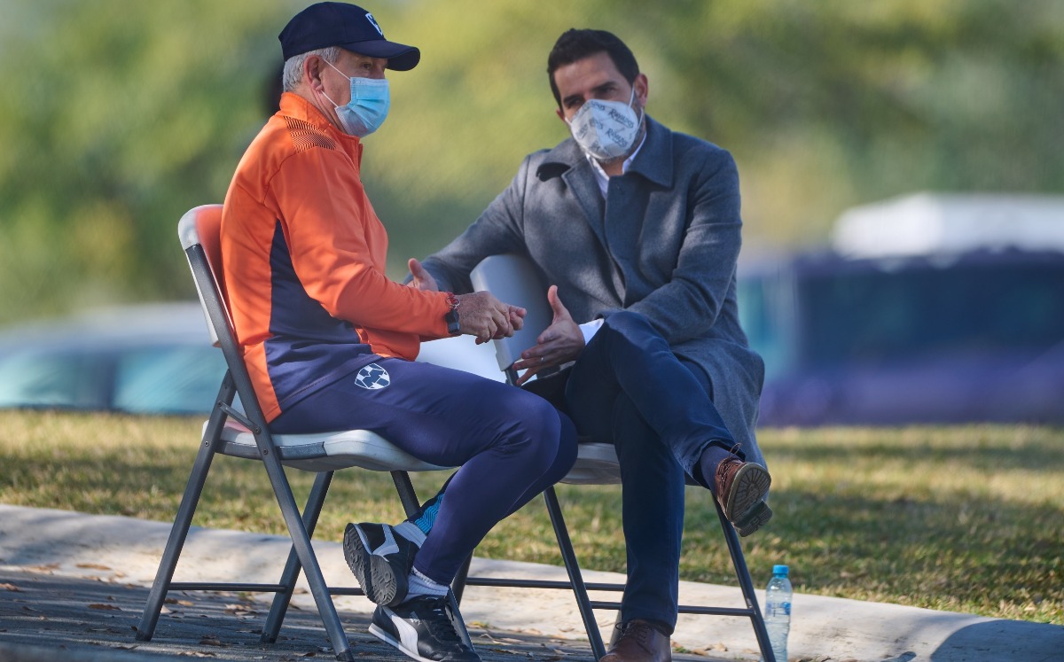 Duilio Davino y Javier Aguirre durante el juego entre Monterrey y Juárez de las Fuerzas Básicas Sub-20 / Mexsport