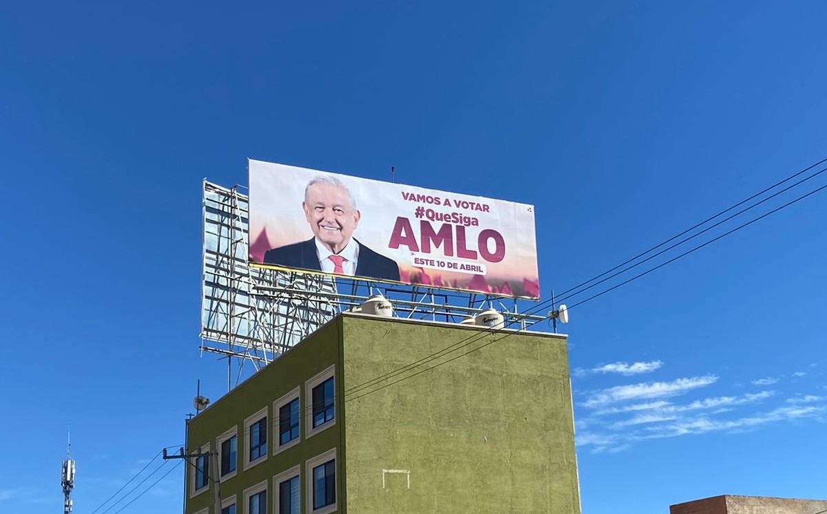 Buscan retirar espectaculares con imagen de AMLO en Durango