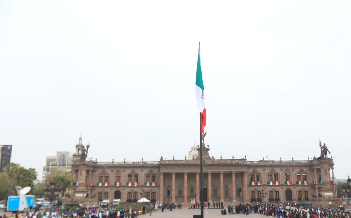 Celebran el Día de la Bandera