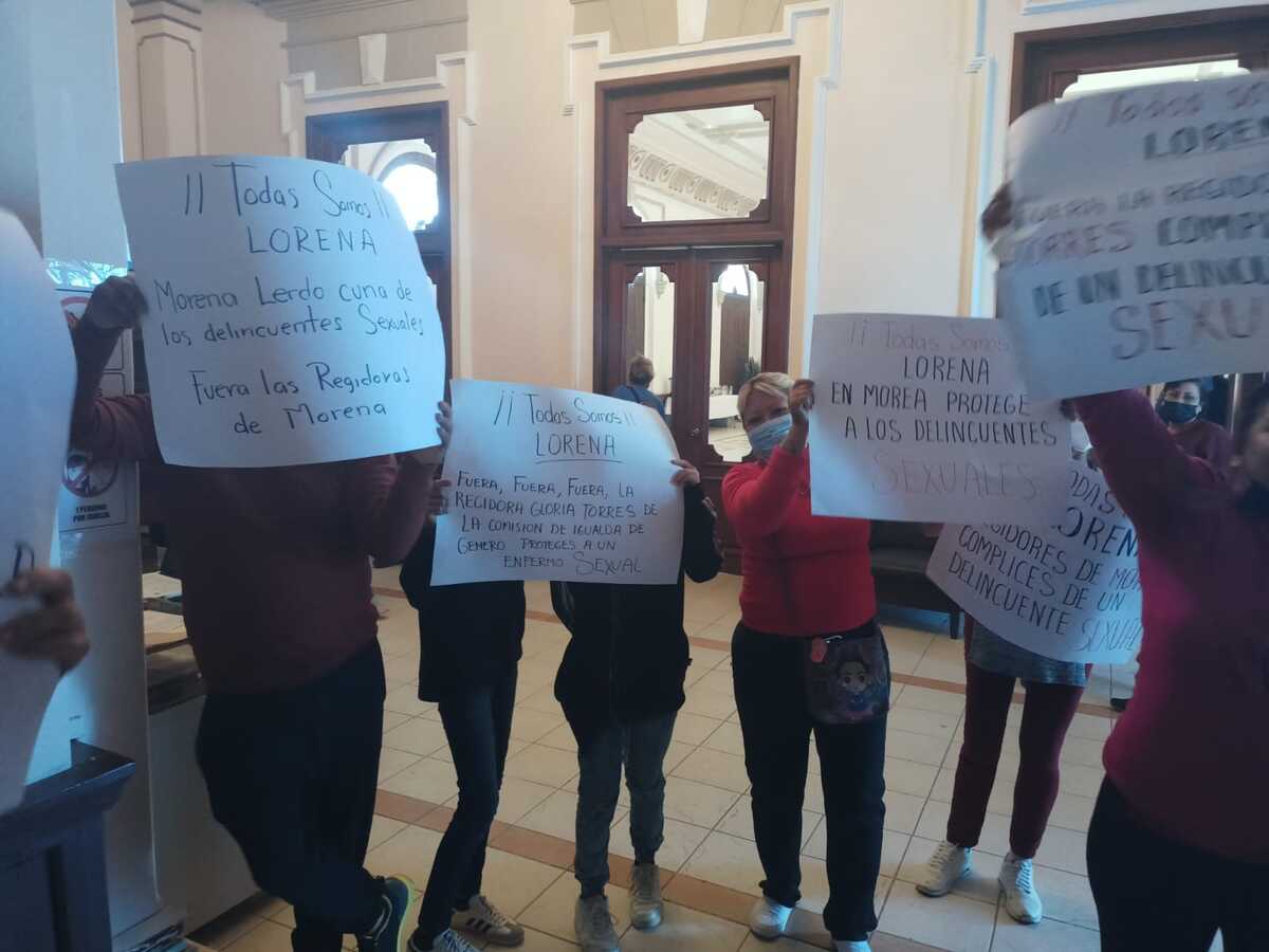 “Todas somos Lorena”; mujeres irrumpen sesión de Cabildo en Lerdo