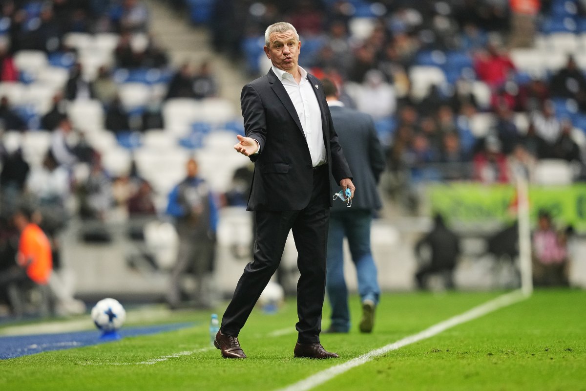 Javier Aguirre en partido de Rayados