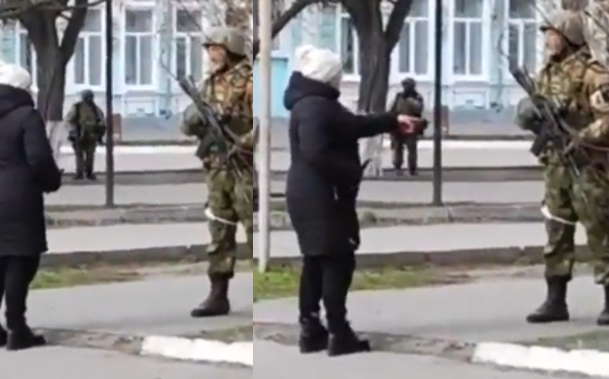 Mujer enfrenta a presunto soldado ruso