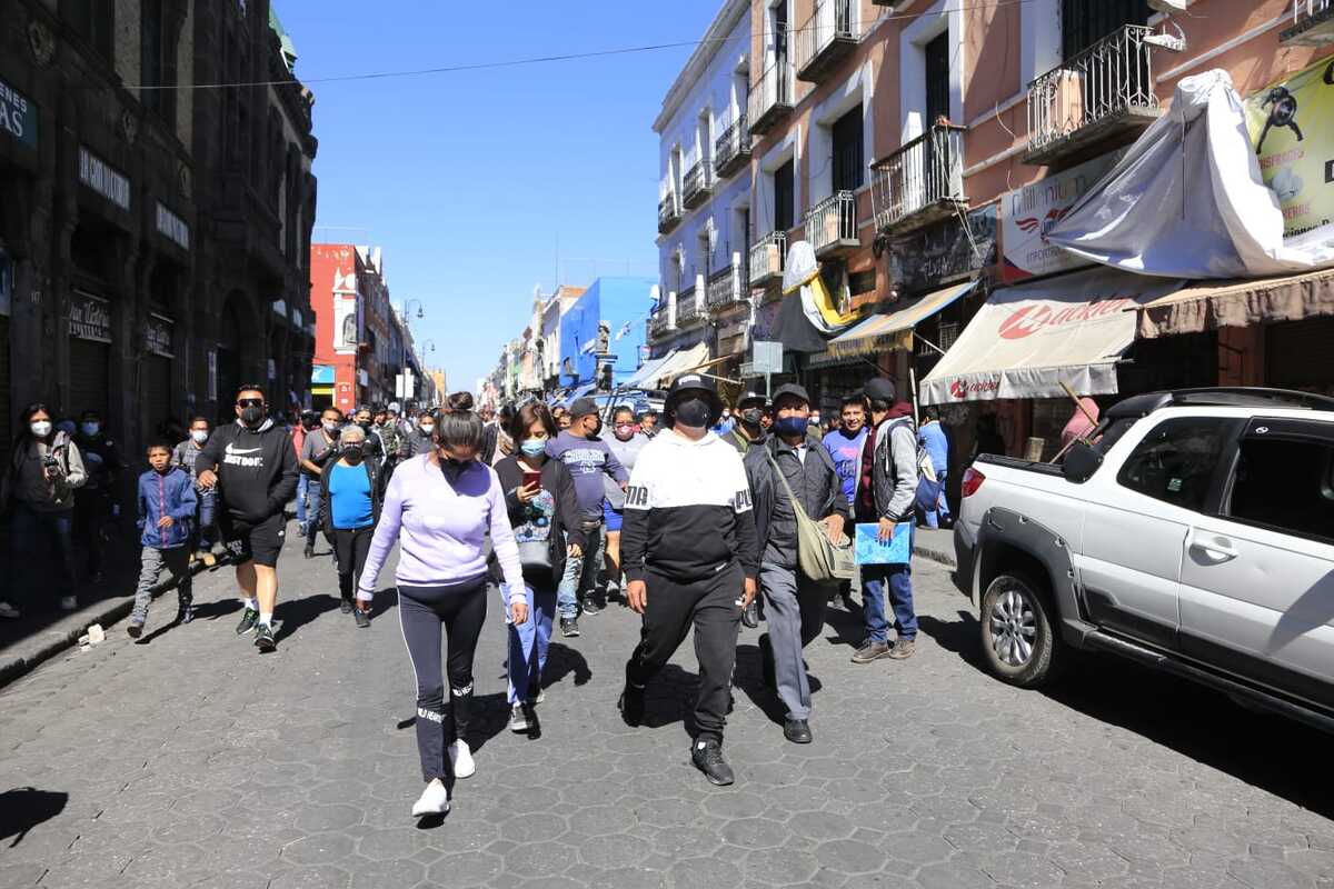 Ambulantes en el Centro Histórico en Puebla / Andrés Lobato